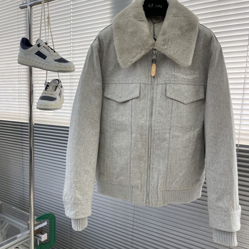 l0vis Vvtt0n outwear